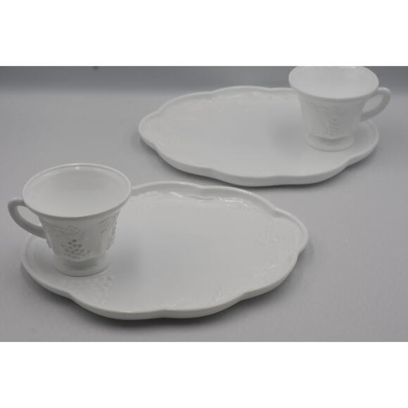 Vintage Indiana Colony White Harvest Milk Glass Grape Snack Tray and Cup Set - Picture 8 of 9